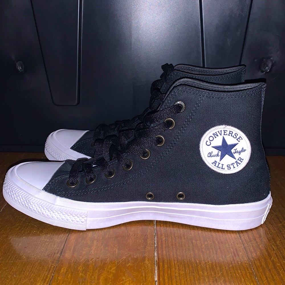 CONVERSE Chuck Taylor All Star High Tops Size 9